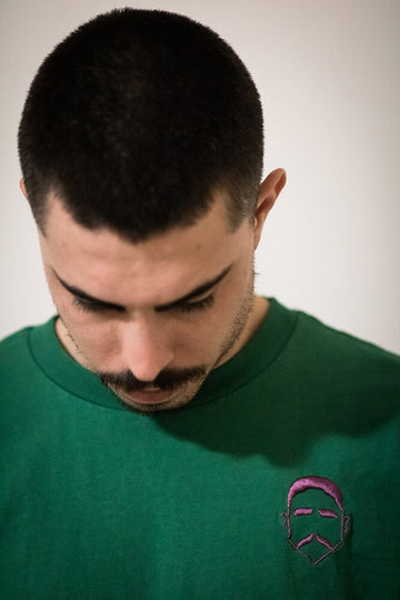 T-Shirt Verde con ricamo viola